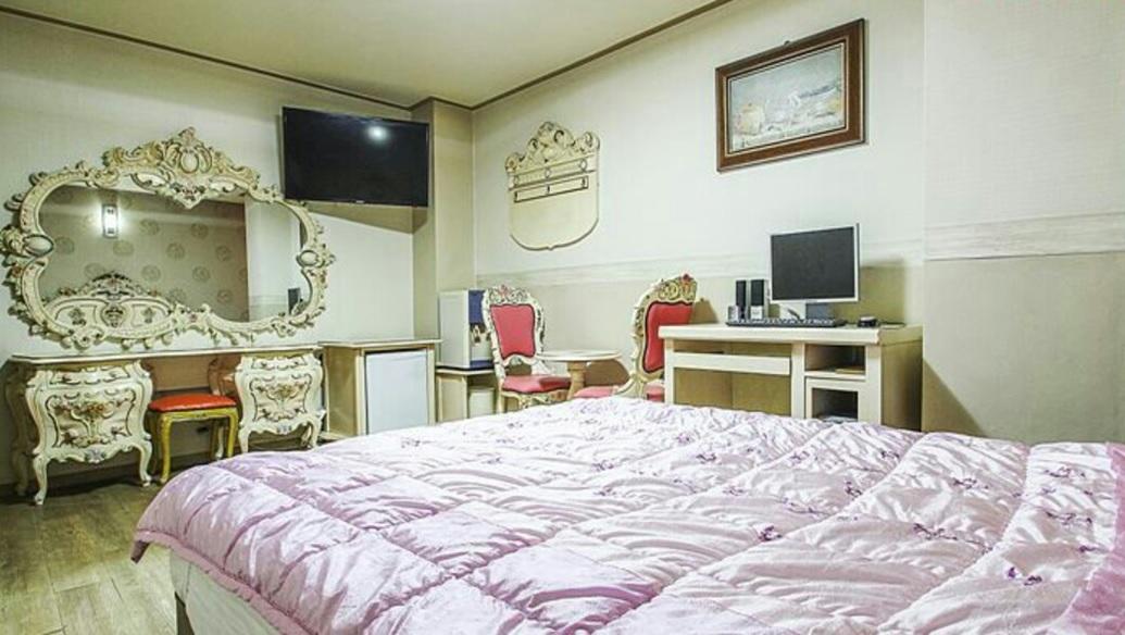 Bobos Hotel Чеджудо Экстерьер фото